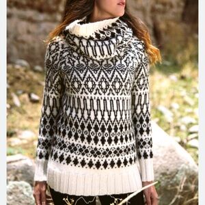 Classic 100% Alpaca Agathe Turtleneck Sweater White Black Sz. M